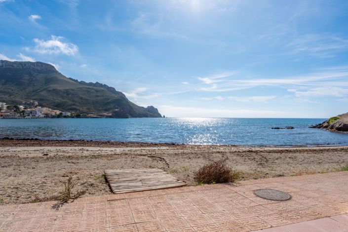 Image No.47-3 Bed Flat for sale