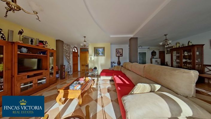 Image No.12-4 Bed Villa for sale