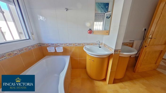 Image No.38-4 Bed Villa for sale