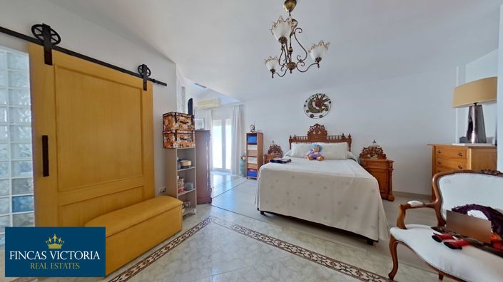 Image No.40-4 Bed Villa for sale