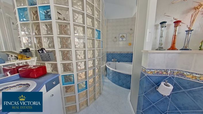 Image No.48-4 Bed Villa for sale