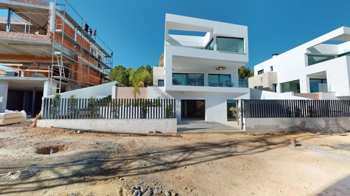 Image No.1-3 Bed Villa for sale