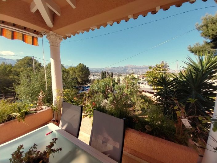 Image No.1-4 Bed Villa for sale