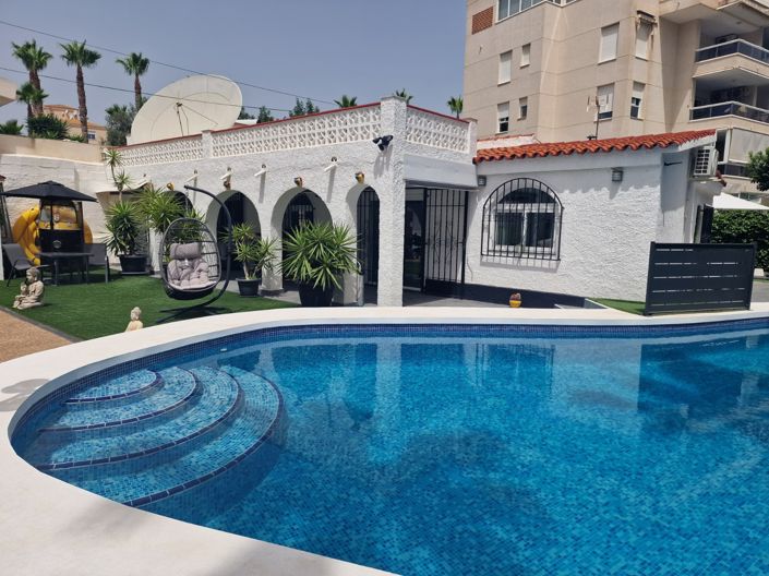 Image No.1-Villa de 4 chambres à vendre à Albir
