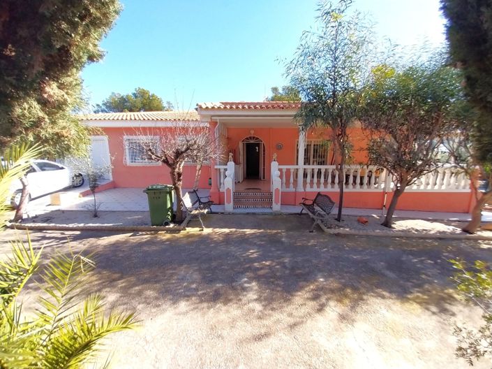 Image No.1-4 Bed Villa for sale