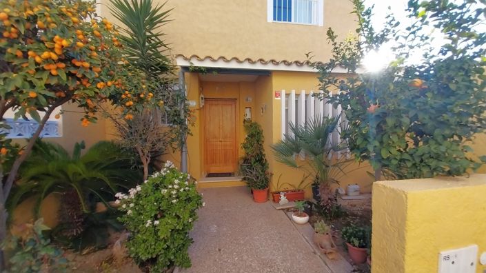 Image No.1-4 Bed Semi-Detached for sale