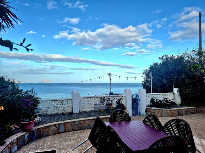 Image No.1-5 Bed Villa for sale