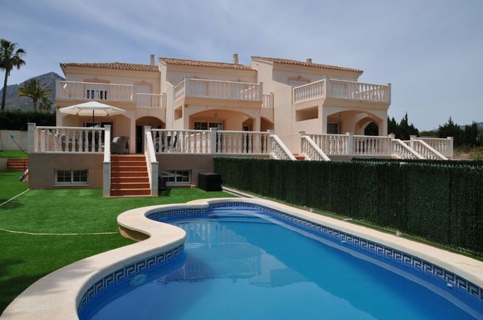Image No.1-12 Bed Villa for sale