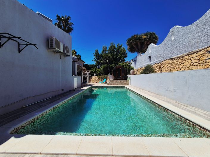 Image No.1-3 Bed Villa for sale