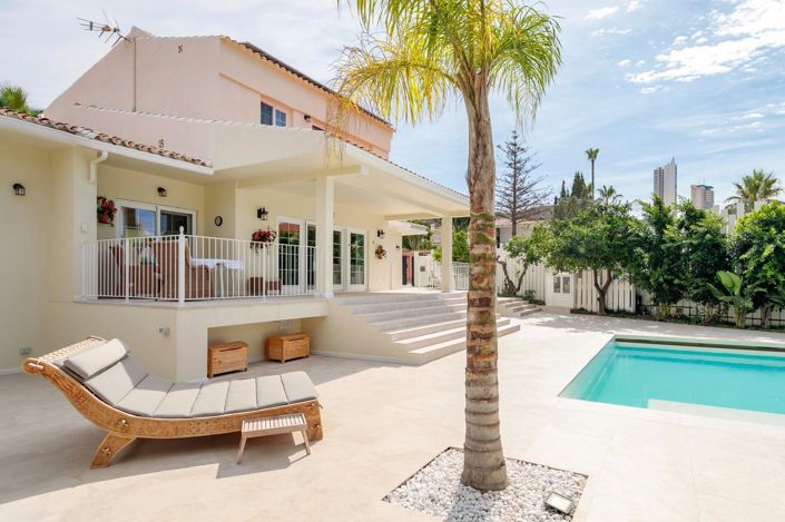 Image No.1-3 Bed Villa for sale