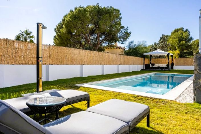 Image No.1-4 Bed Villa for sale