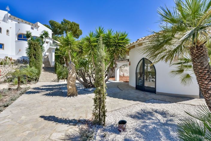 Image No.1-5 Bed Villa for sale