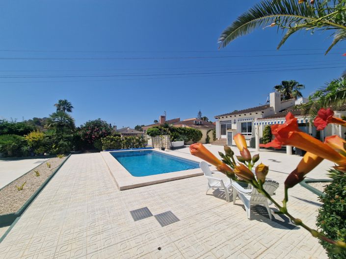 Image No.1-3 Bed Villa for sale