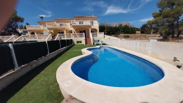 Image No.1-4 Bed Villa for sale