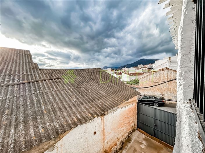 Image No.10-4 Bed Country House for sale