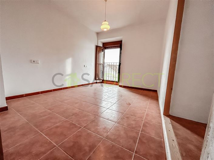 Image No.15-4 Bed Country House for sale