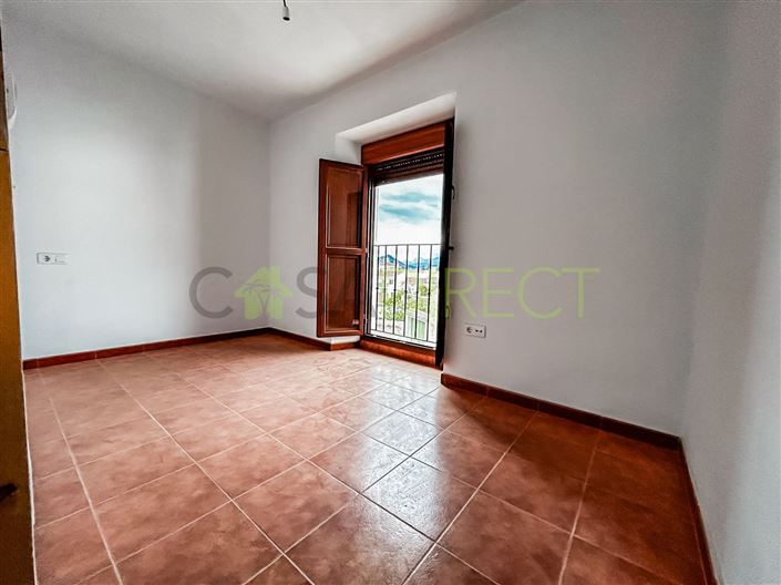 Image No.23-4 Bed Country House for sale