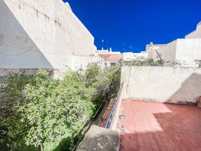 Image No.2-6 Bed Villa for sale