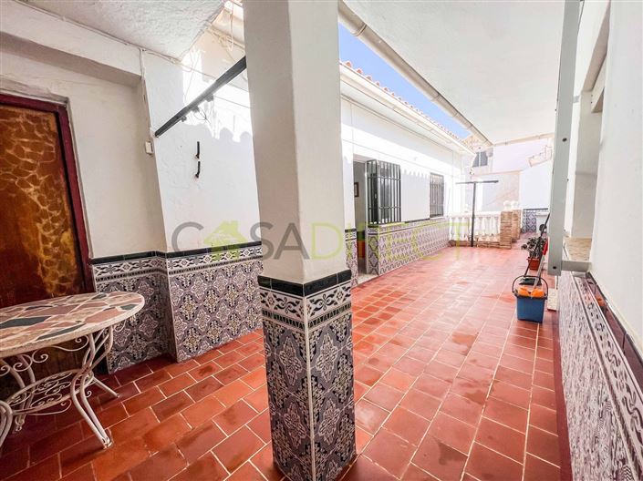 Image No.1-12 Bed Apartment for sale