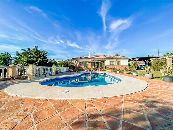 Image No.1-5 Bed Villa for sale