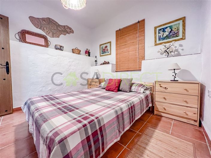 Image No.15-2 Bed Country House for sale