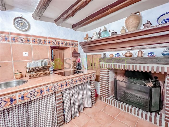 Image No.30-2 Bed Country House for sale