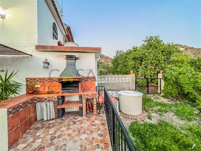 Image No.7-2 Bed Country House for sale