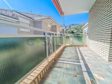 1 - Granada, Flat