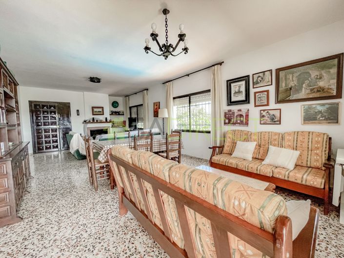 Image No.6-3 Bed Villa for sale