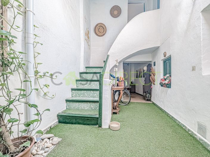 Image No.3-4 Bed Villa for sale