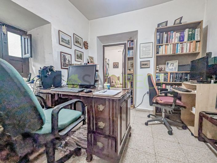 Image No.9-4 Bed Villa for sale