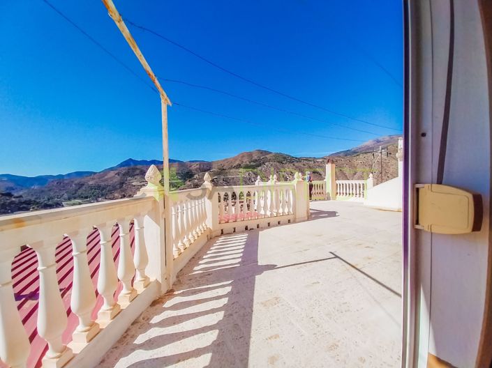 Image No.6-6 Bed Villa for sale