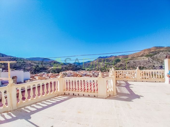 Image No.8-6 Bed Villa for sale