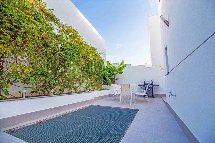 Image No.47-4 Bed Villa for sale