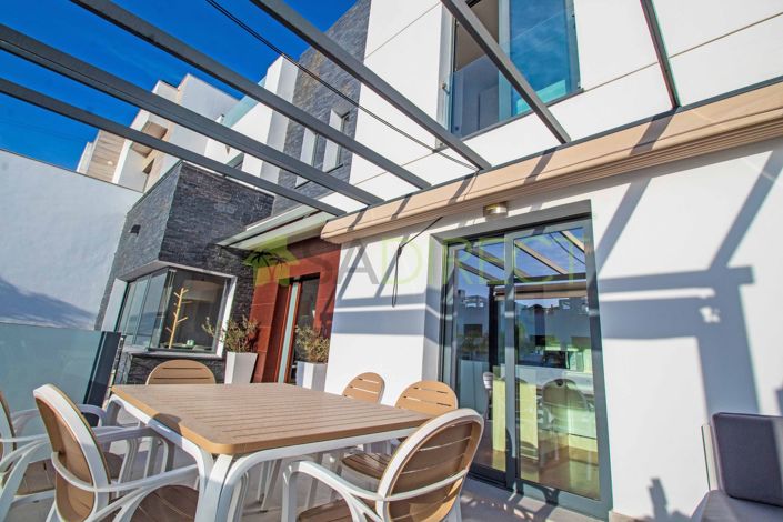 Image No.8-4 Bed Villa for sale