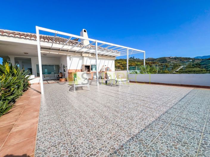 Image No.1-3 Bed Property for sale