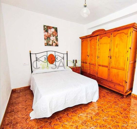 Image No.6-3 Bed Townhouse for sale