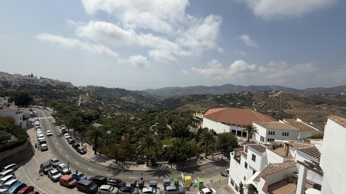 Image No.30-2 Bed Apartment for sale