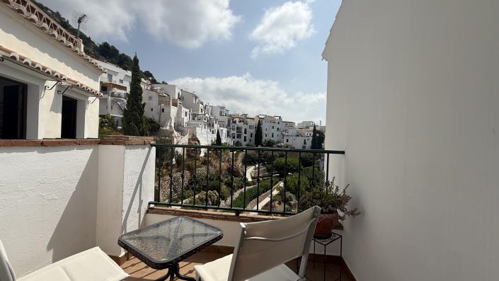 Image No.29-2 Bed Apartment for sale