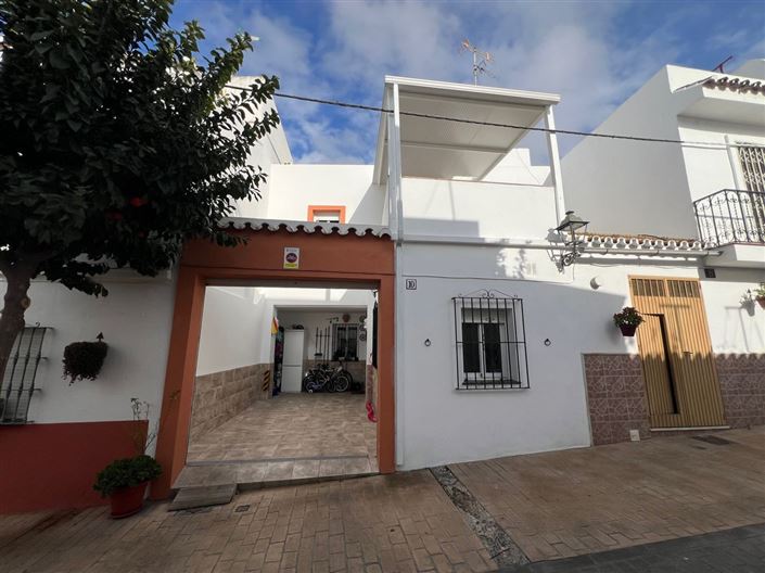 Image No.1-4 Bed Townhouse for sale