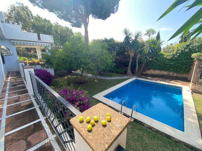 Image No.1-Villa de 5 chambres à vendre à Marbella