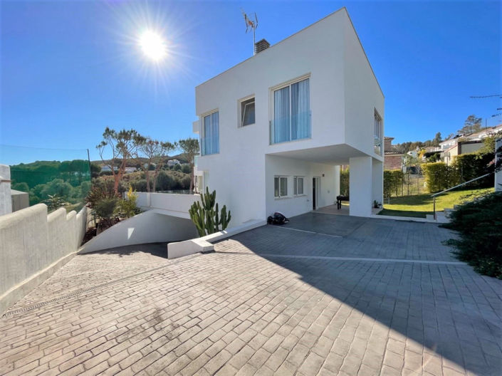 Image No.1-Villa de 4 chambres à vendre à La Cala De Mijas