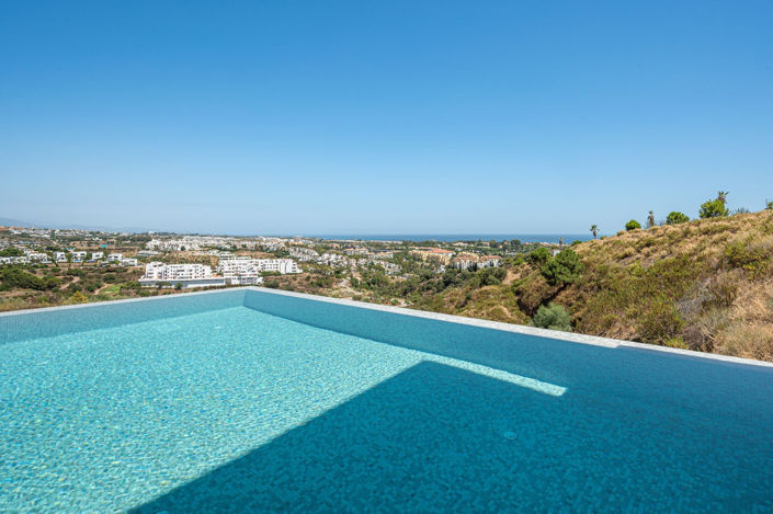 Image No.1-Villa de 5 chambres à vendre à Estepona
