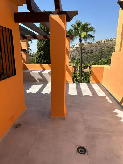 Image No.1-3 Bed Townhouse for sale
