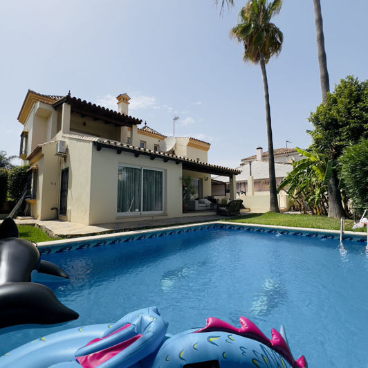 Image No.1-5 Bed Villa for sale