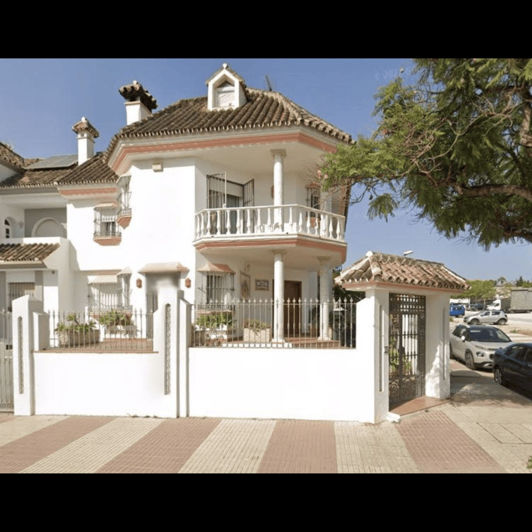 Image No.1-5 Bed Townhouse for sale