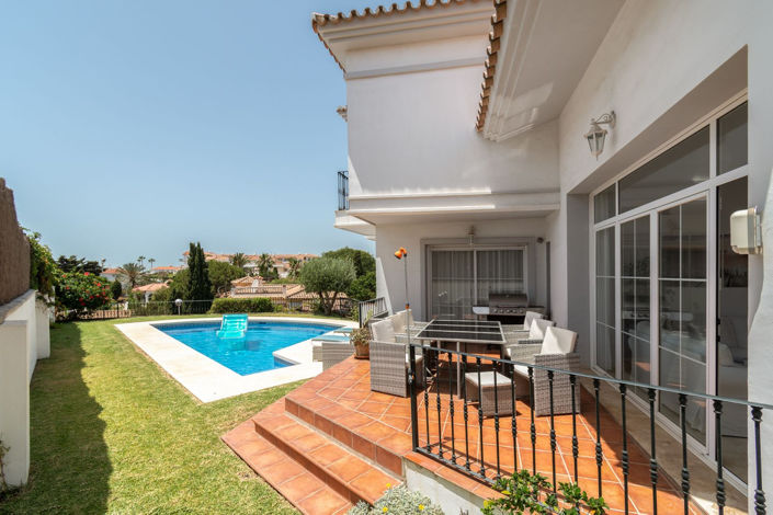 Image No.1-3 Bed Villa for sale