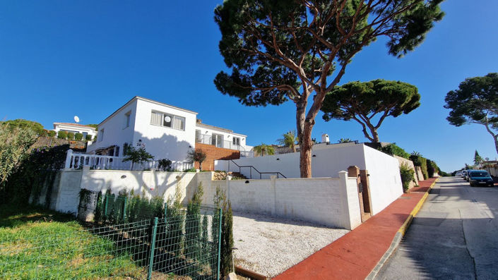 Image No.1-Villa de 4 chambres à vendre à Calahonda