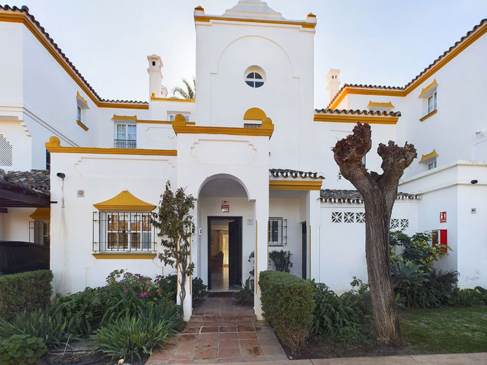 Image No.1-Maison de ville de 4 chambres à vendre à Estepona
