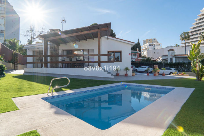 Image No.1-3 Bed Villa for sale